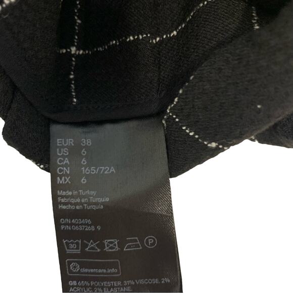 H&M Black and White Windowpane Plaid Belted Mini Skirt - Picture 6 of 9